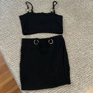 NWT Knitted skirt set size M